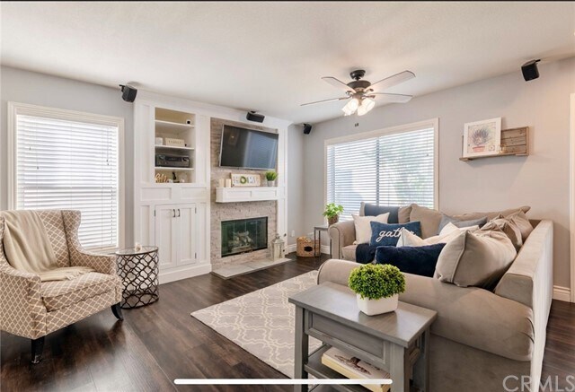 Building Photo - 35 Goldmine St