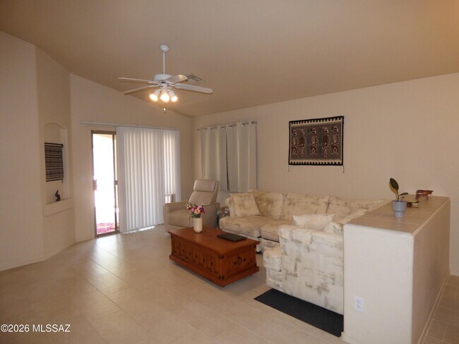 Foto del edificio - 9516 N Flynn Way