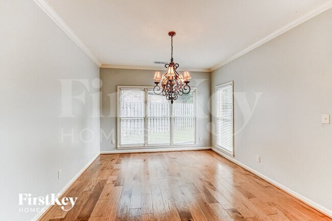 Building Photo - 3611 Courtyard Ln