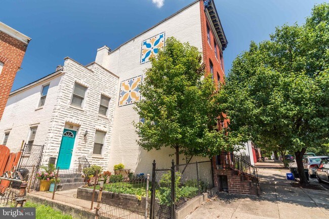 Building Photo - 206 S Washington St