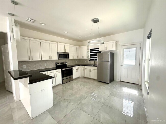 Foto del edificio - 5608 Puffin Ave
