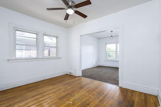 Foto del edificio - 1565 W Grand Blvd