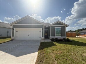 Building Photo - 15885 Berry Hl Dr