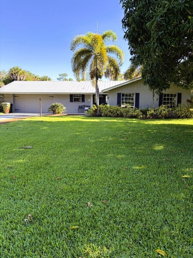 3/2/2 POOL home in Stuart on 3/4 acre--NO HOA! ** PICS Coming Soon!** - 3/2/2 POOL home in Stuart on 3/4 acre--NO HOA! ** PICS Coming Soon!**