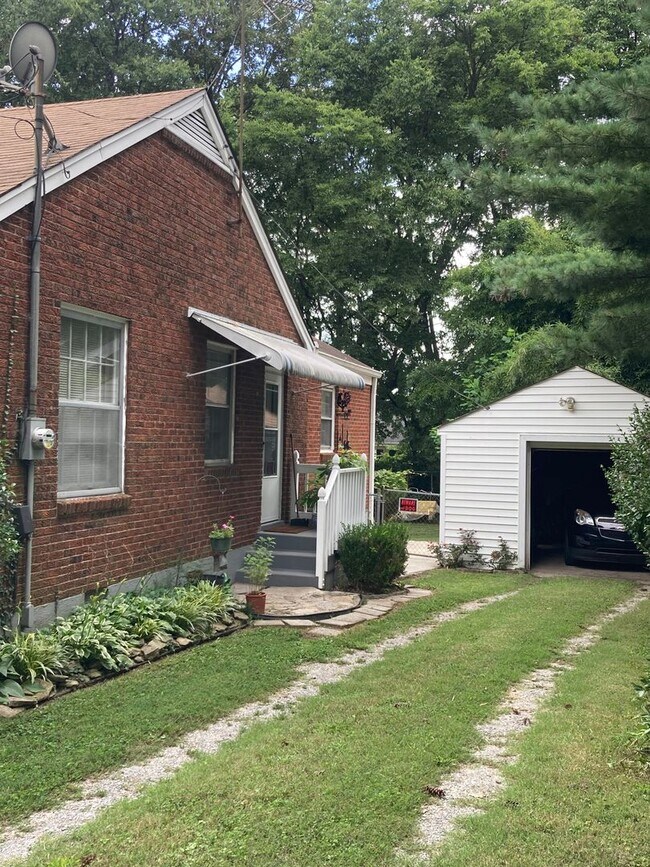 Building Photo - Promo ***   $250 off one months rent.........