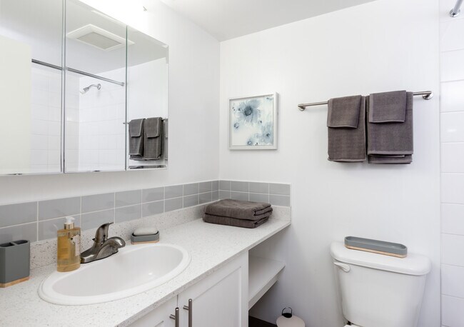 Building Photo - Somerset