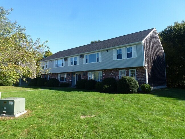 Building Photo - 8 Cicero Dr