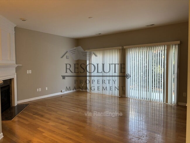 Foto del edificio - 7149 Racine Way