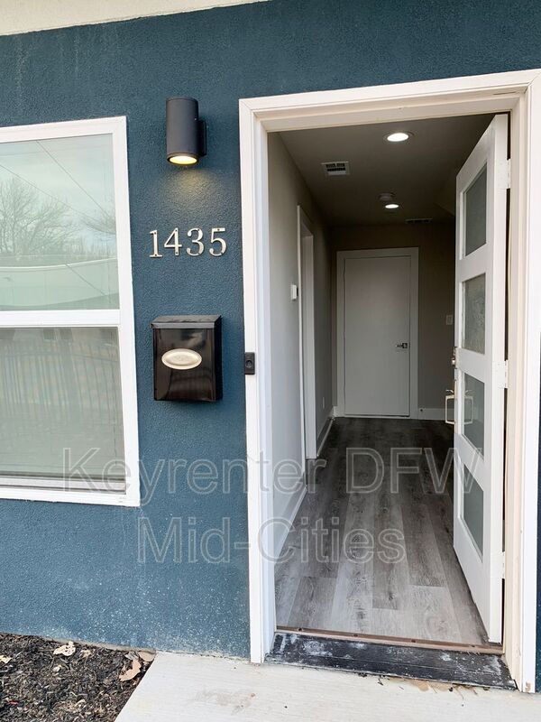 Foto del edificio - 1435 Pearson St