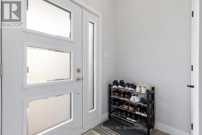 Building Photo - 68 Villeneuve St