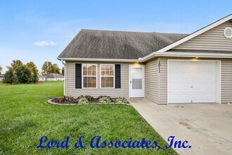 Building Photo - 1013 NW Willow Dr
