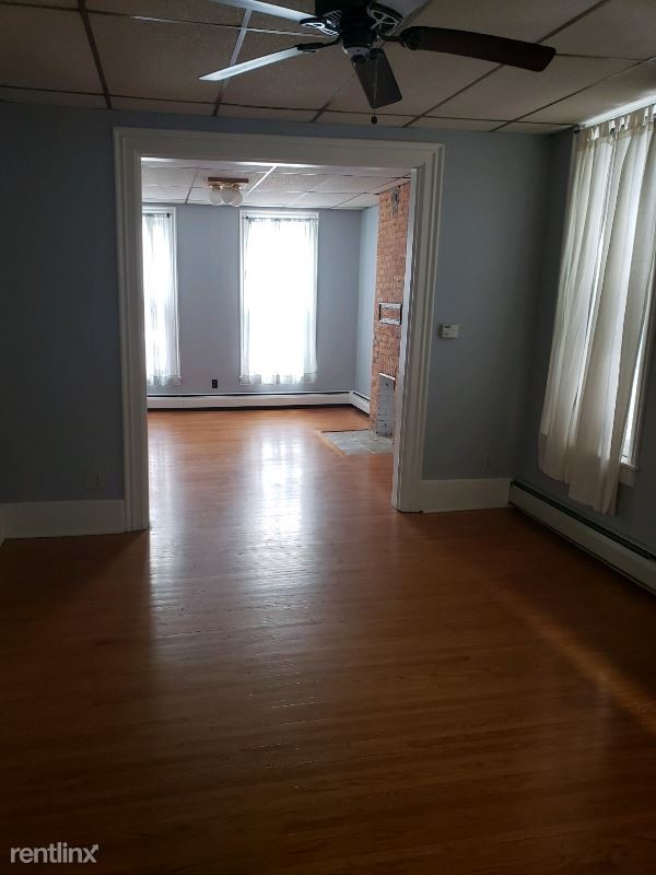 Primary Photo - 142 Mariner St
