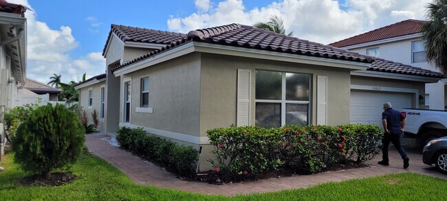 Building Photo - 13467 SW 23rd St