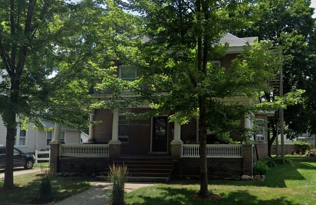 Building Photo - 609 East Walnut Street