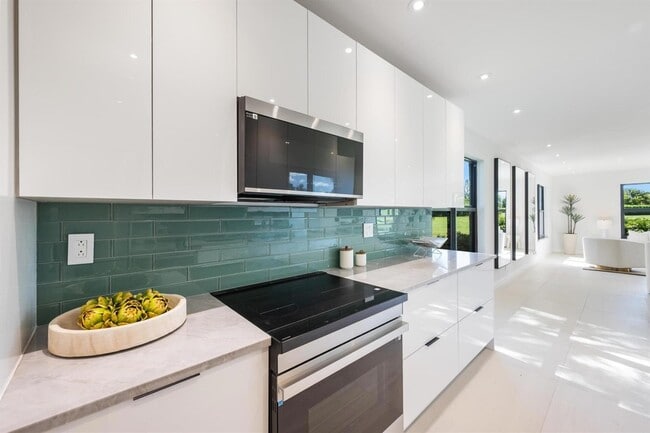 Foto del edificio - 800 Greensward Ct