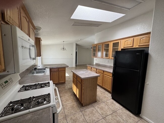 Building Photo - Manufactured Home in Desert Vista Place