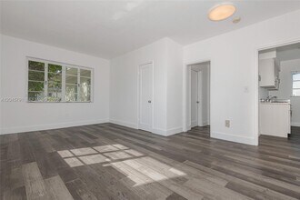 Building Photo - 8340 Crespi Blvd