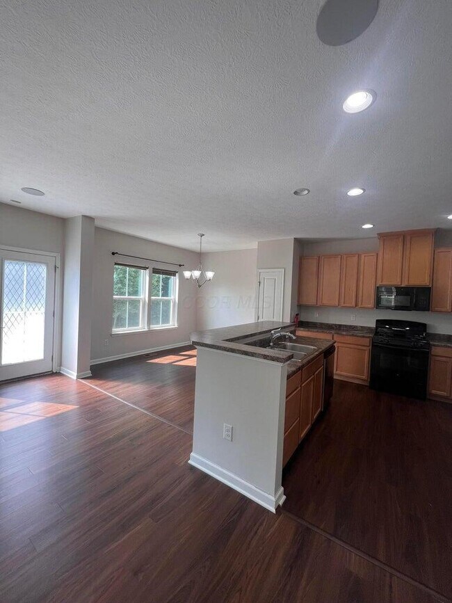 Foto del edificio - 7664 Scioto Crossing Blvd