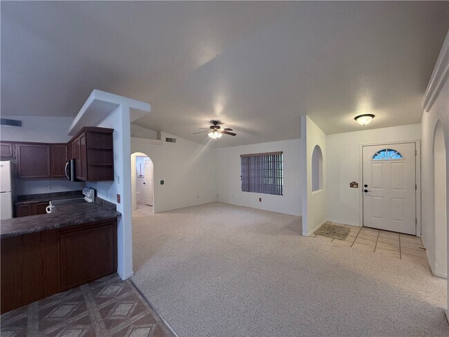 Foto del edificio - 3734 N Mercury Rd