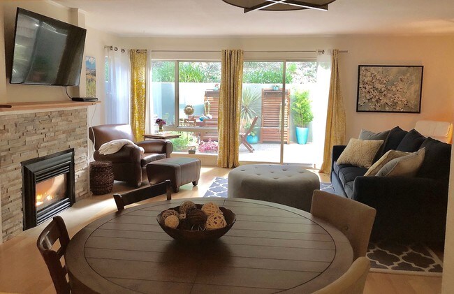 Sala de estar abierta - 5140 Diamond Heights Blvd