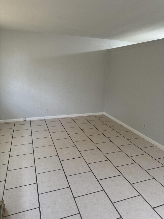 Foto del edificio - 2200 NW 20th St