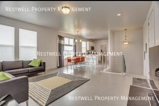 Building Photo - 10219 S Clarks Hill Dr