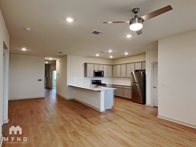 Building Photo - 10713 Fulton Ave