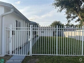 Building Photo - 6109 SW 30th St