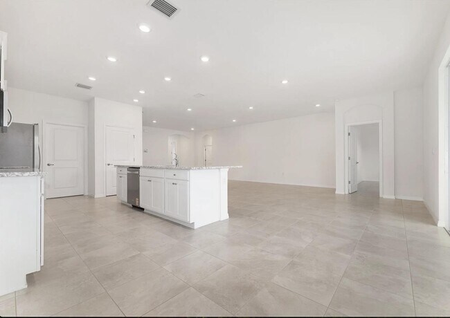 Foto del edificio - 4008 NW 48th Ter Rd