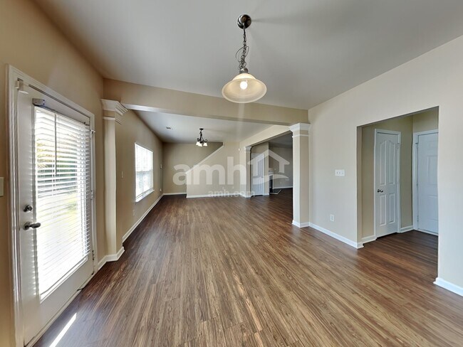 Building Photo - 612 Latimer Way