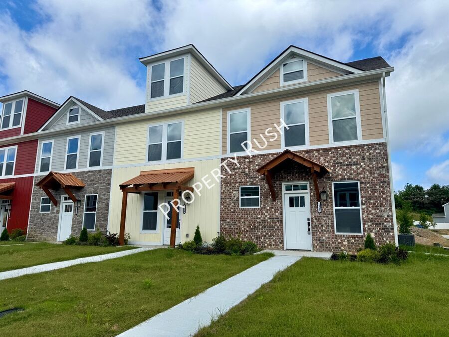Foto principal - 1912 Cypress Ln