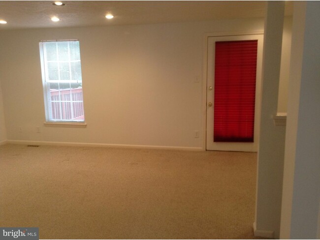Building Photo - 50 Wagon Wheel Dr