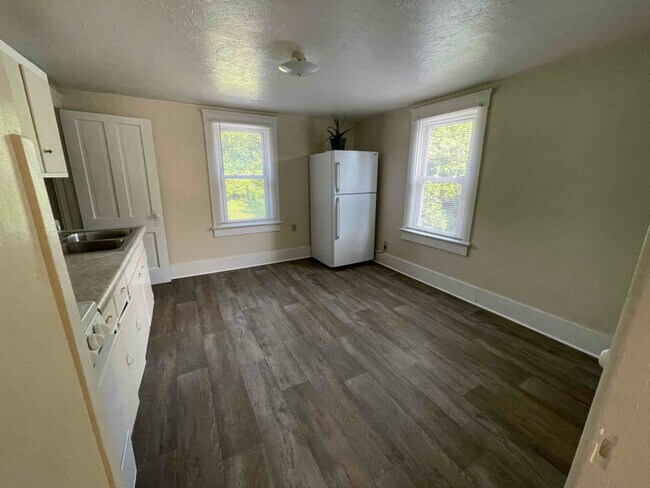 Foto del edificio - 190 W Miller Ave