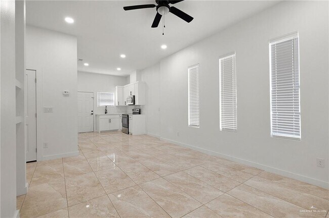 Building Photo - 408 Gastel Cir