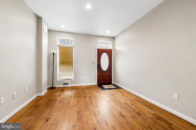 Foto del edificio - 2315 Eastern Ave