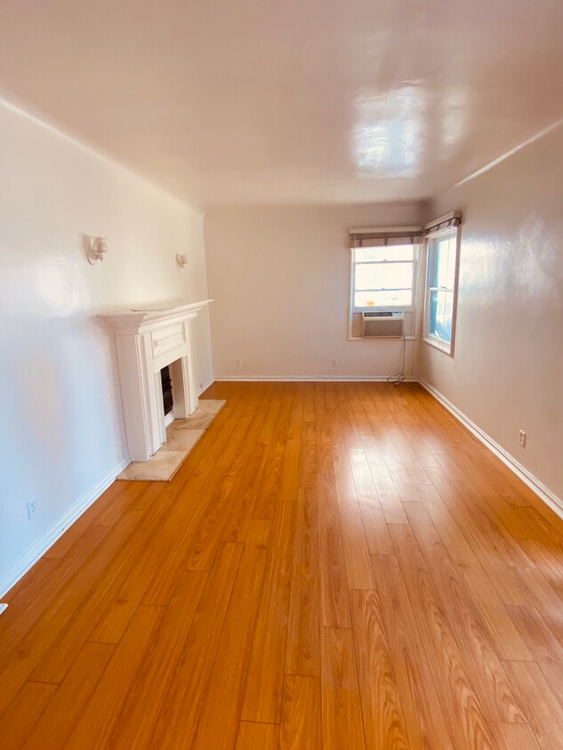 Primary Photo - 1329 E Harvard St