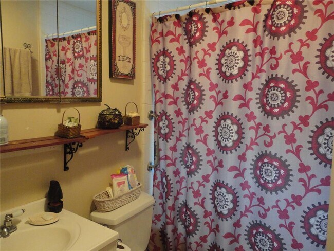 Foto del edificio - 2512 Mc Nay Dr