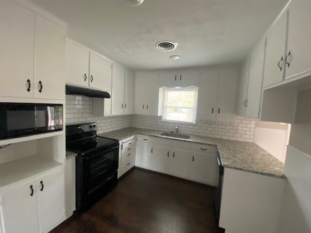 Building Photo - 2107 La Porte Dr
