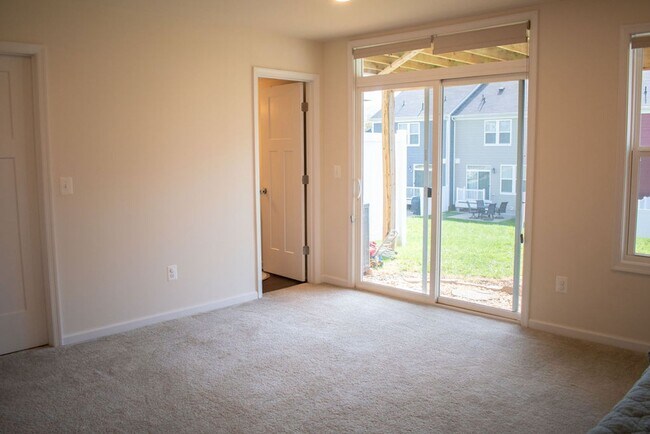Foto del edificio - 2310 Avinity Court - Garage Style Townhome!