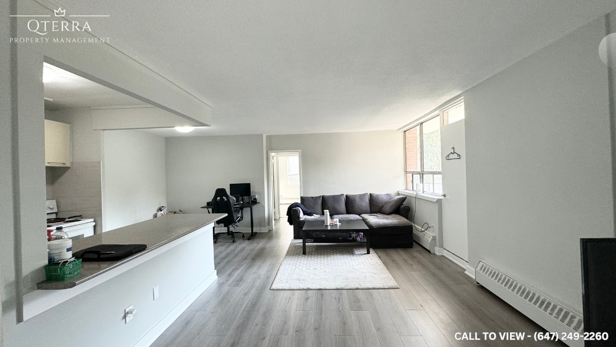 Photo principale - 207-3085 Queen Frederica Dr