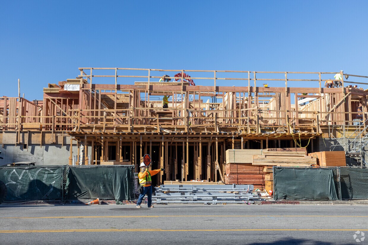 Vermont Corridor Apartments Apartments in Los Angeles, CA