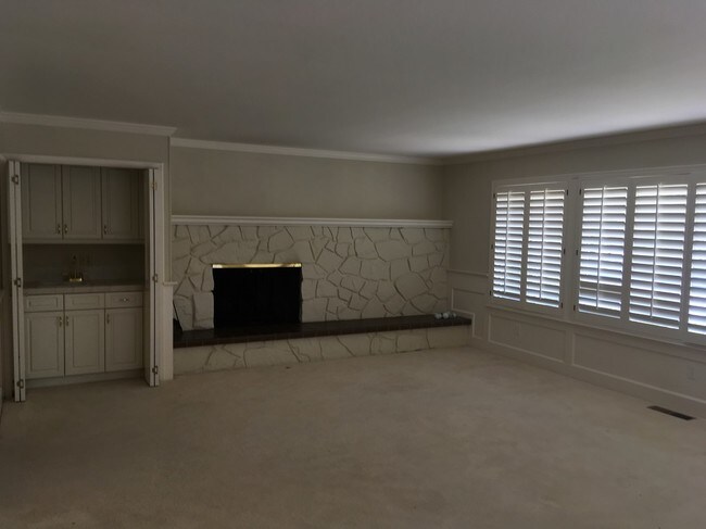 Building Photo - 7084 Valley Greens Circle