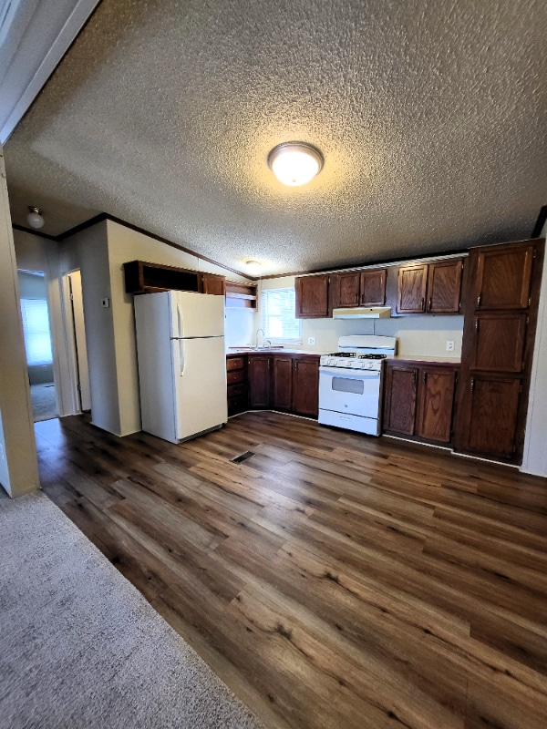 Building Photo - 2500 Mann Rd