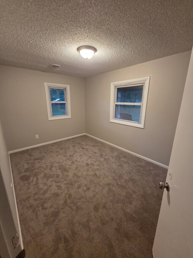 Foto del edificio - 515 Lillard Rd