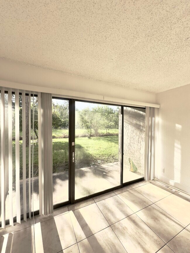 Foto del edificio - 1461 Windorah Way