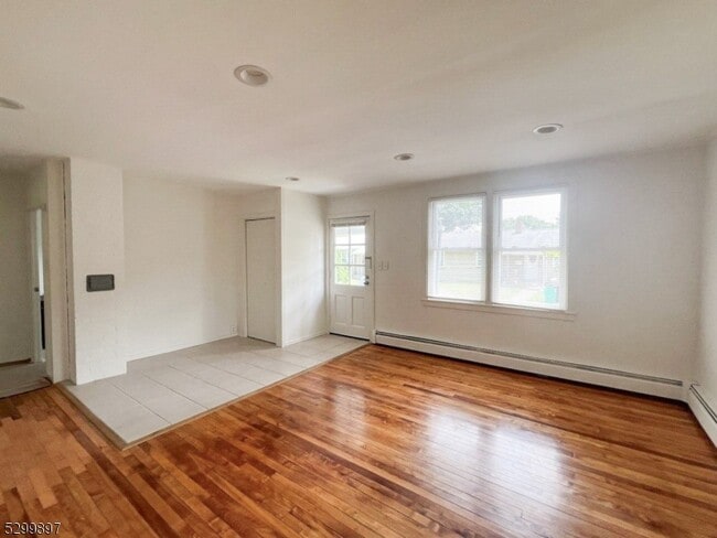 Building Photo - 23 Degraw Ave