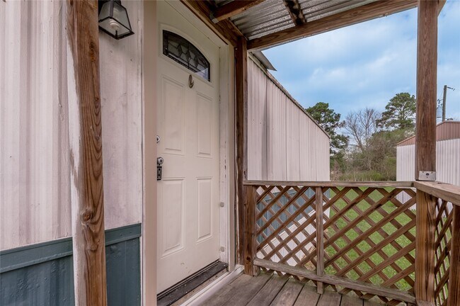 Building Photo - 1345 FM 405