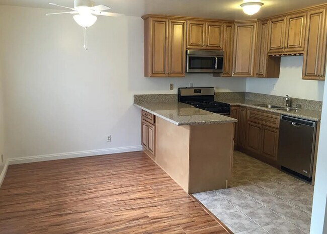Foto del edificio - 2115 Mathews Ave