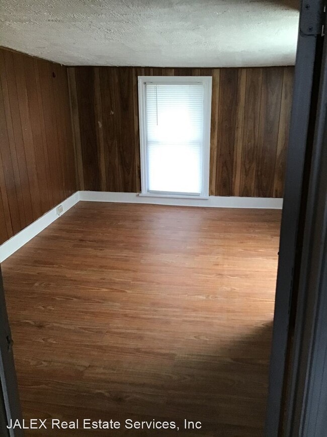Building Photo - 2 br, 1 bath House - 124 N Penn St