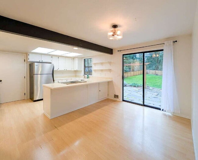 Foto del edificio - 115 E Jonathan Rd